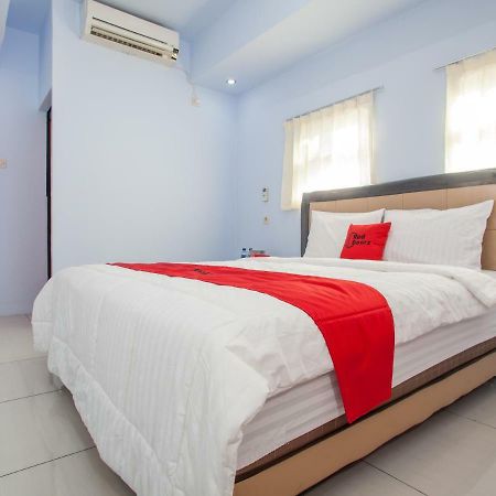 Hotel RedDoorz near Banyuwangi Kota Train Station Zewnętrze zdjęcie