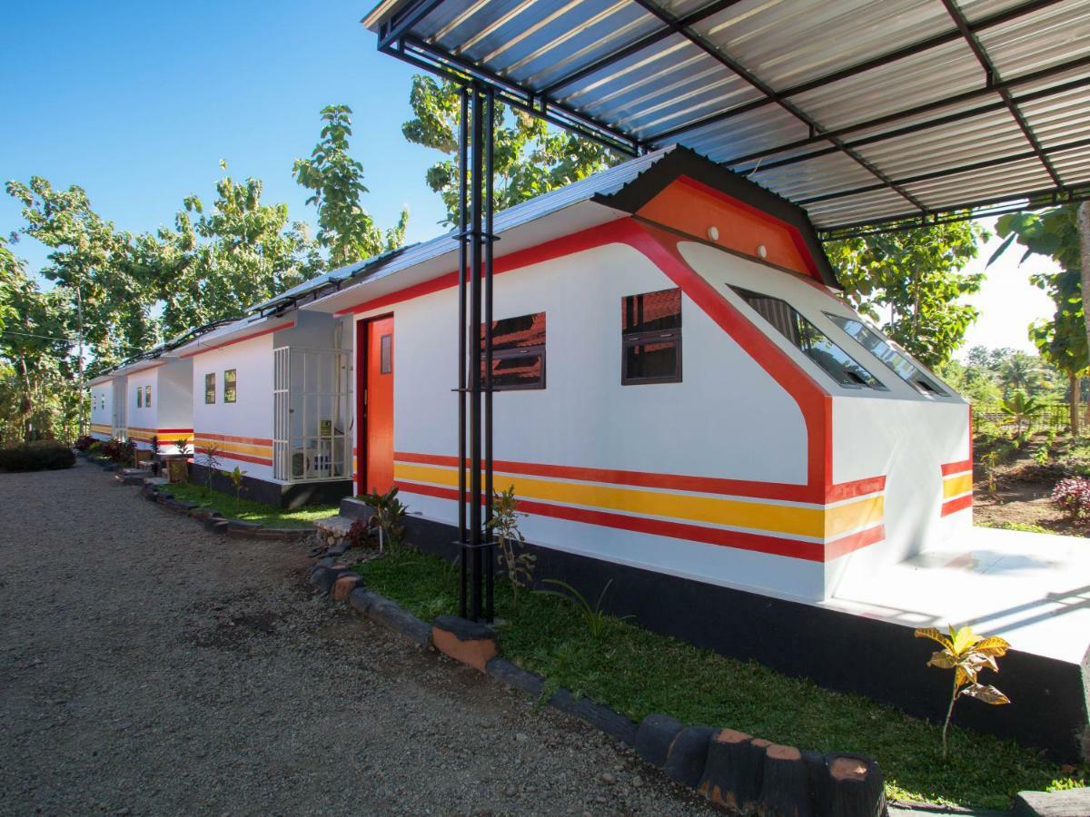 Hotel RedDoorz near Banyuwangi Kota Train Station Zewnętrze zdjęcie