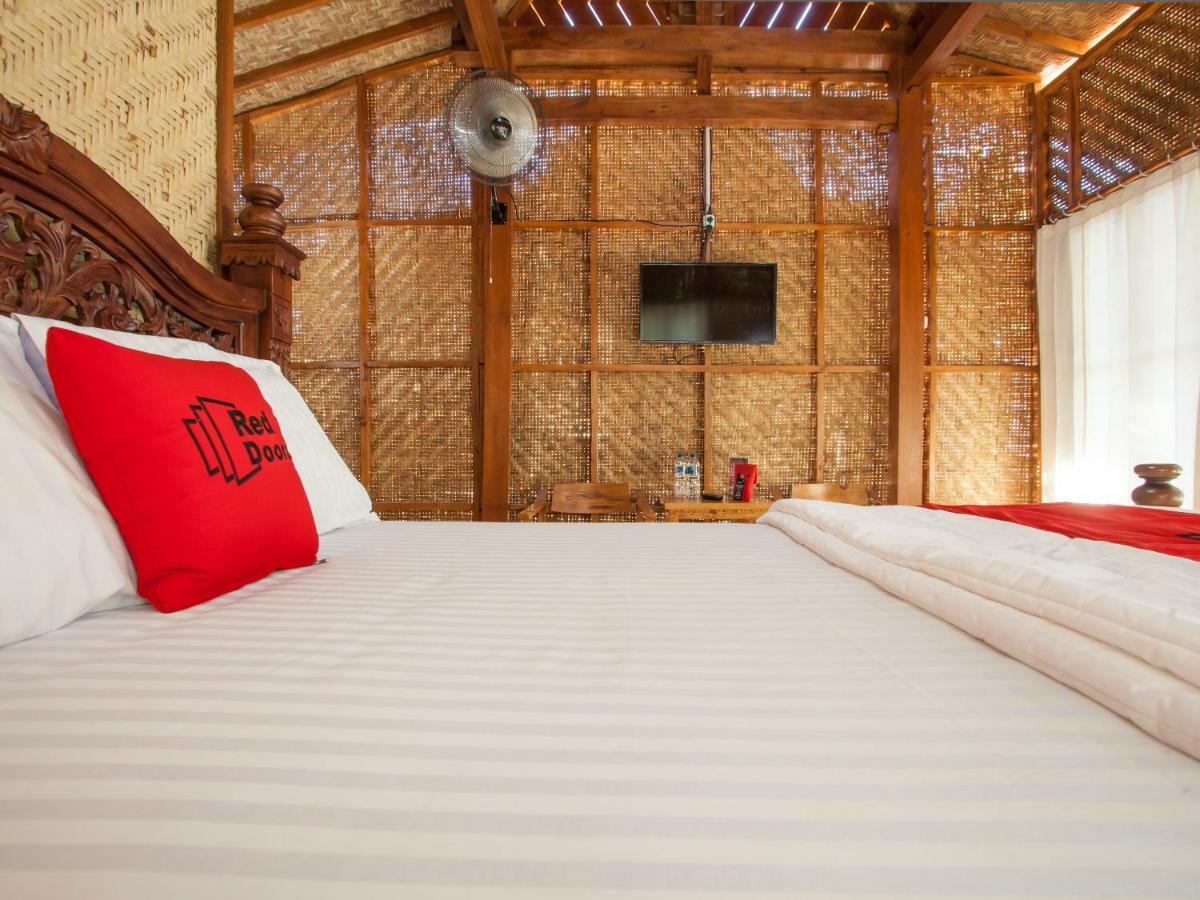 Hotel RedDoorz near Banyuwangi Kota Train Station Zewnętrze zdjęcie