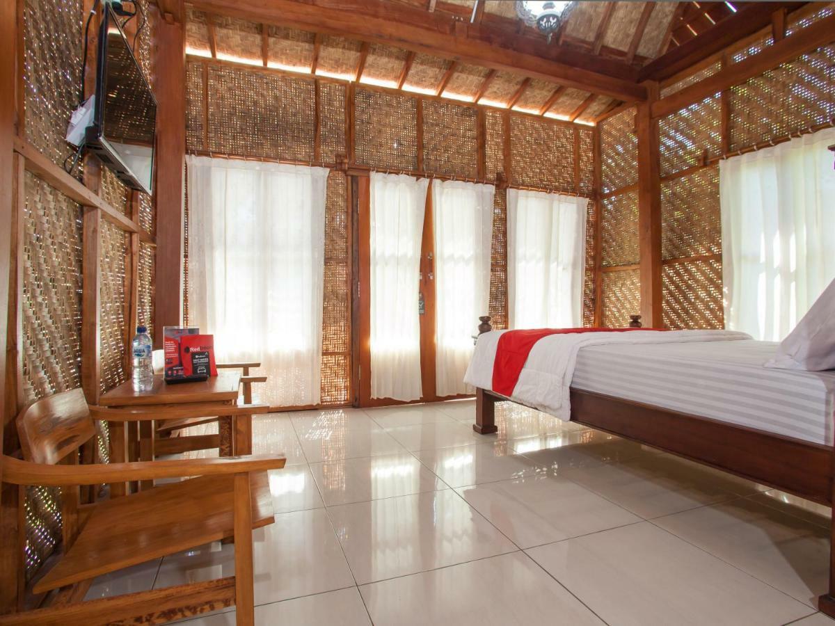 Hotel RedDoorz near Banyuwangi Kota Train Station Zewnętrze zdjęcie