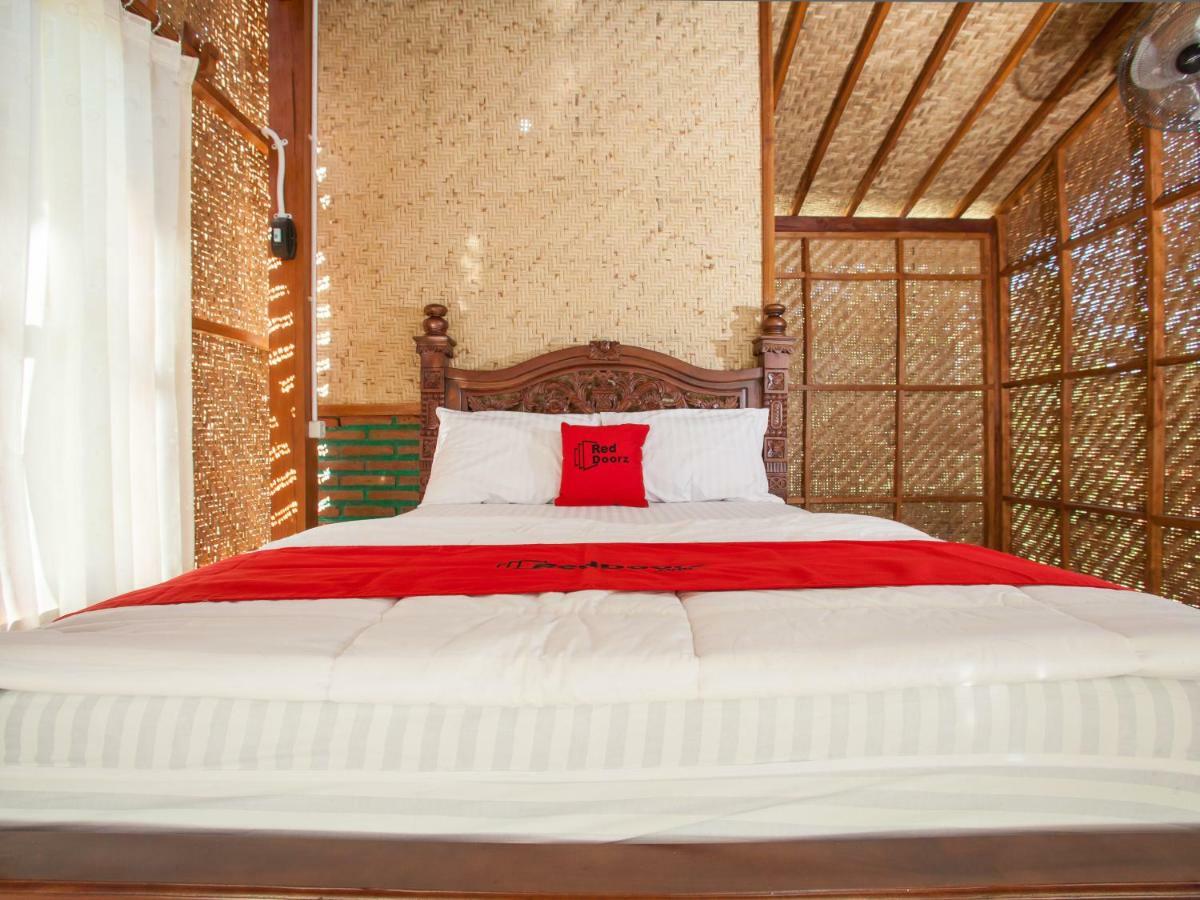 Hotel RedDoorz near Banyuwangi Kota Train Station Zewnętrze zdjęcie